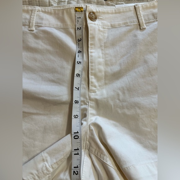 NEW LOFT Monroe 4” Chino Shorts in White - Picture 6 of 9